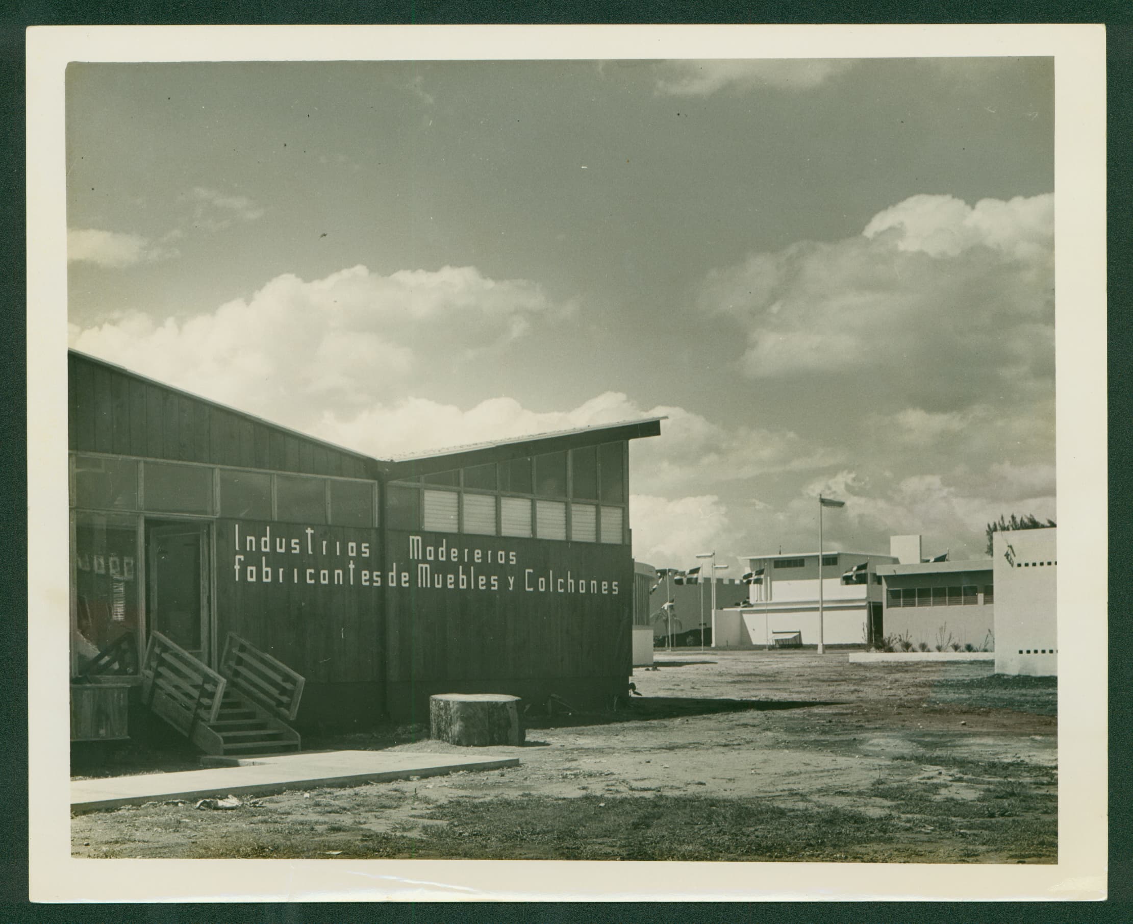 DO AGN F MP 032- Pabellón de las Industrias Maderas, Fabricantes de Muebles y Colchones